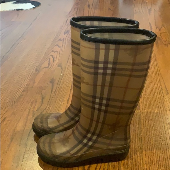Burberry Rain Boots size 5 - Picture 2 of 3